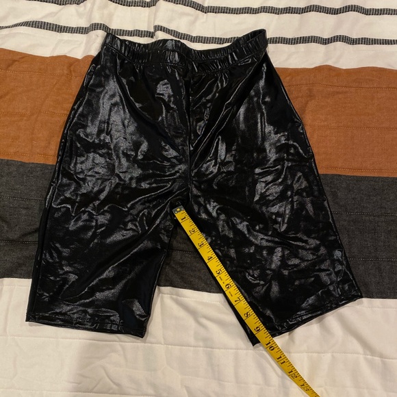 F21 faux leather biker shorts - Picture 5 of 6